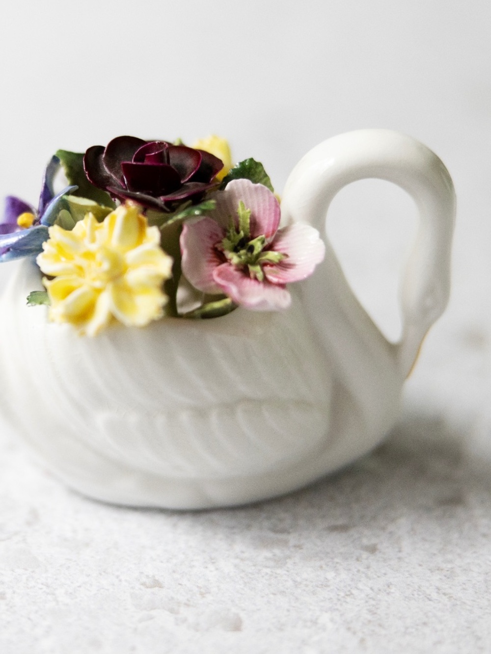 Vintage Healacraft bone china England swan figurine sculpted flowers 3.25x2.5"
